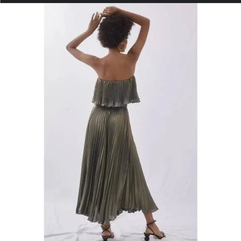 NWT - Anthropologie Pleated Metallic Set